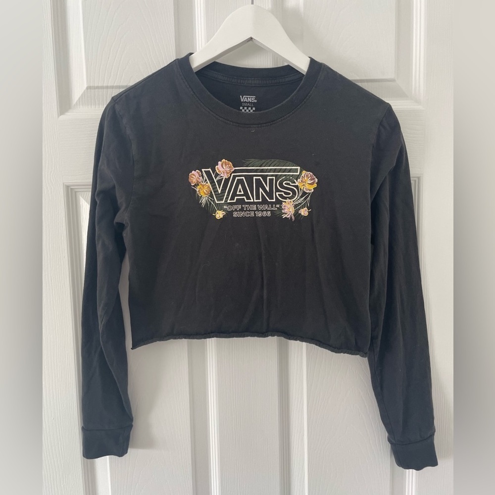 Vans- cropped grey and pink graphic shirt